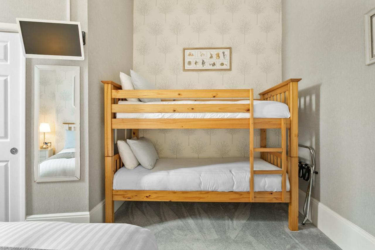 Kings Lodge Торки Экстерьер фото